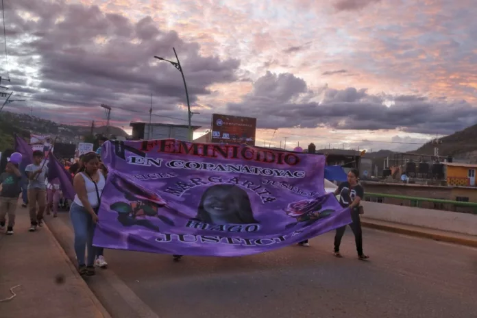 En Tlapa, Guerrero, un mar de voces exige justicia por las mujeres y niñas asesinadas en Copanatoyac.