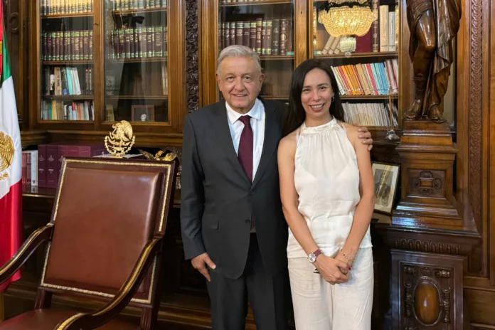 Se reúnen AMLO y Tania Rodríguez Mora, rectora de la UACM