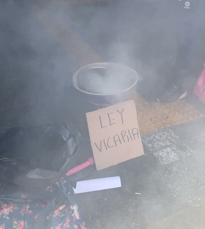 Enchilando el sistema hasta obtener justicia: Mujeres son reprimidas frente al Supremo Tribunal de Justicia del Estado de Jalisco