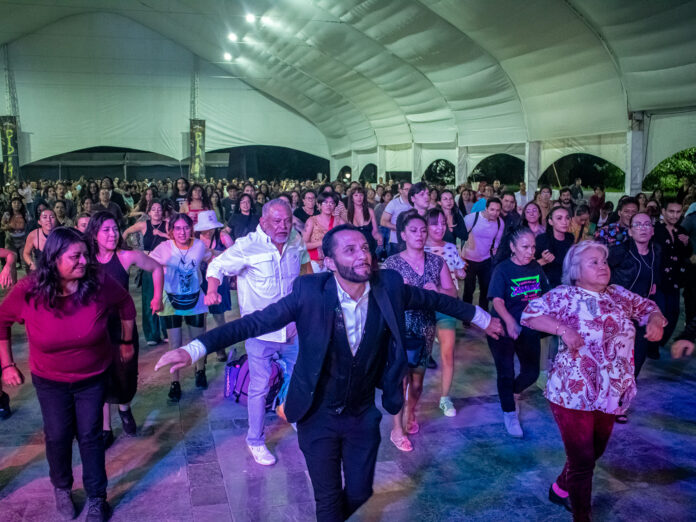 Bajo el lema “ Provocando el movimiento” Musas sonideras hacen vibrar C.U en el cierre del Día Internacional de la Danza.