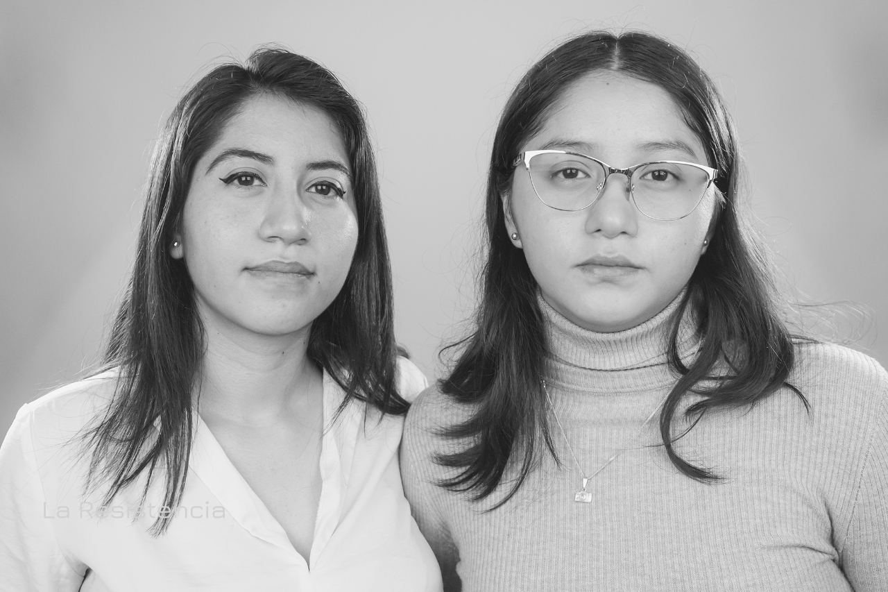 Foto: Tomada de Twitter | Las hermanas y periodistas Natalie Hoyos López y Michelle Hoyos López, quienes trabajan para El enlace de la Mixteca, fueron agredidas y abusadas sexualmente, por elementos policiales de Izúcar de Matamoros 