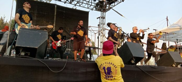 Foto: Moisés Franco | Maskatesta en el 18 aniversario de La Faro Tláhuac.