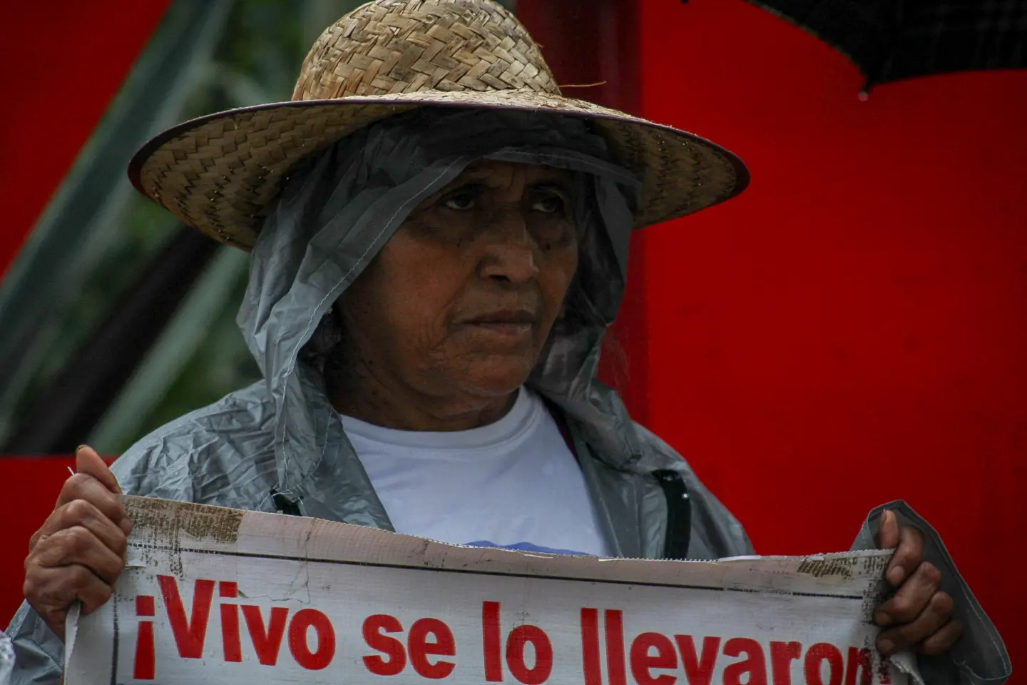 En la 117 Acción Global por Ayotzinapa y México, los padres y madres de los 43 normalistas demostraron su indignación ante la falta de autoridad y respuesta hacia la investigación de la desaparición forzada durante el mandato de Andrés Manuel López Obrador.