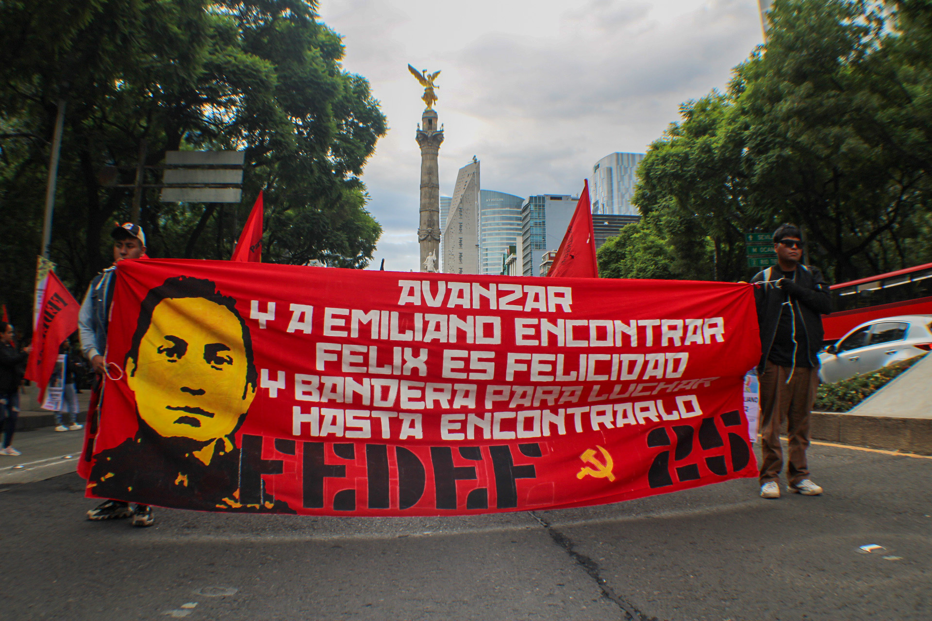 A casi un mes de la desaparición del profesor-activista Félix Emiliano Jiménez, el Frente de Escuelas Democráticas Febrero 25 convocó una conferencia de prensa para dar a conocer las acciones realizadas durante 27 días de la investigación.