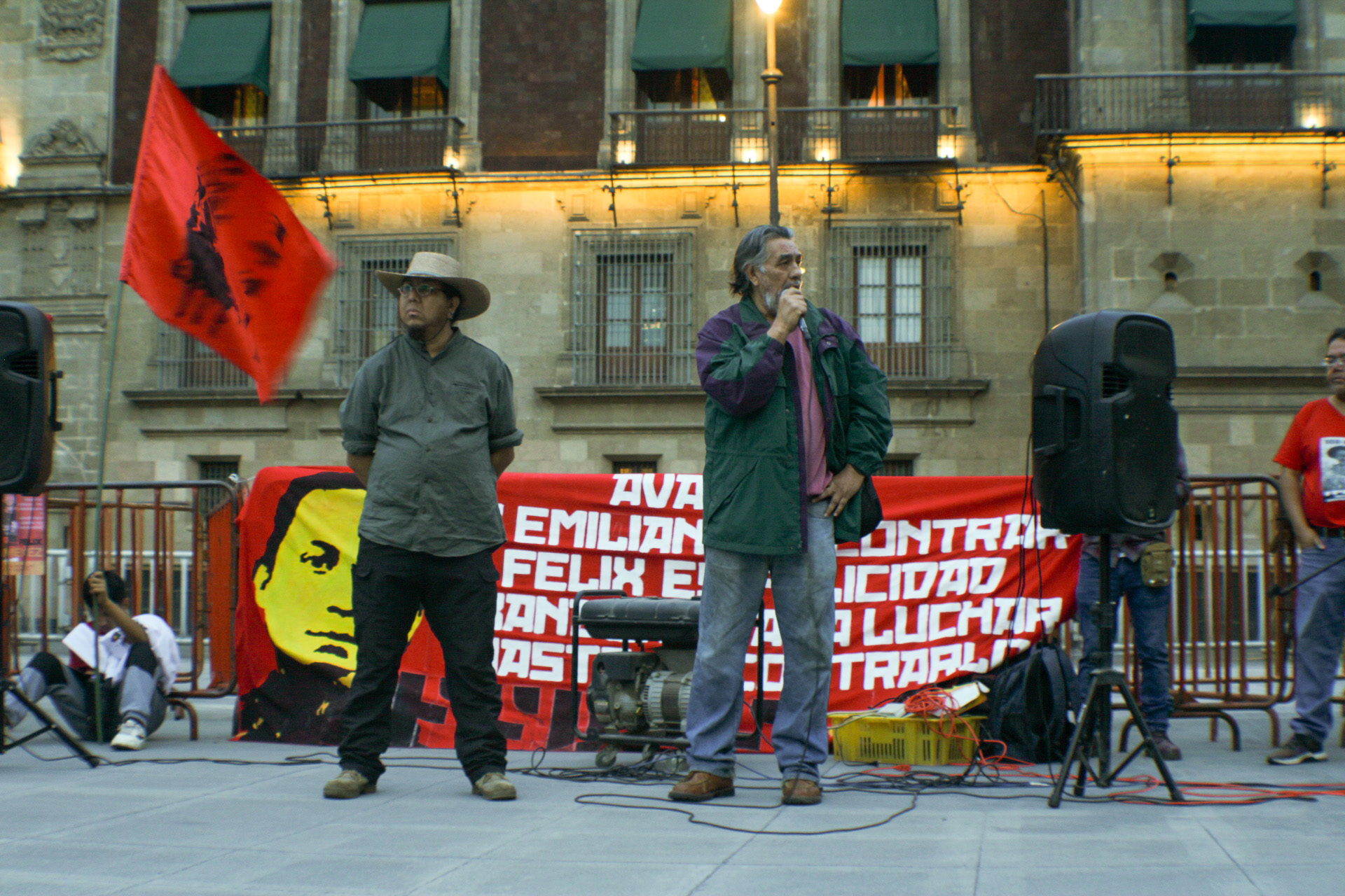 A casi un mes de la desaparición del profesor-activista Félix Emiliano Jiménez, el Frente de Escuelas Democráticas Febrero 25 convocó una conferencia de prensa para dar a conocer las acciones realizadas durante 27 días de la investigación.