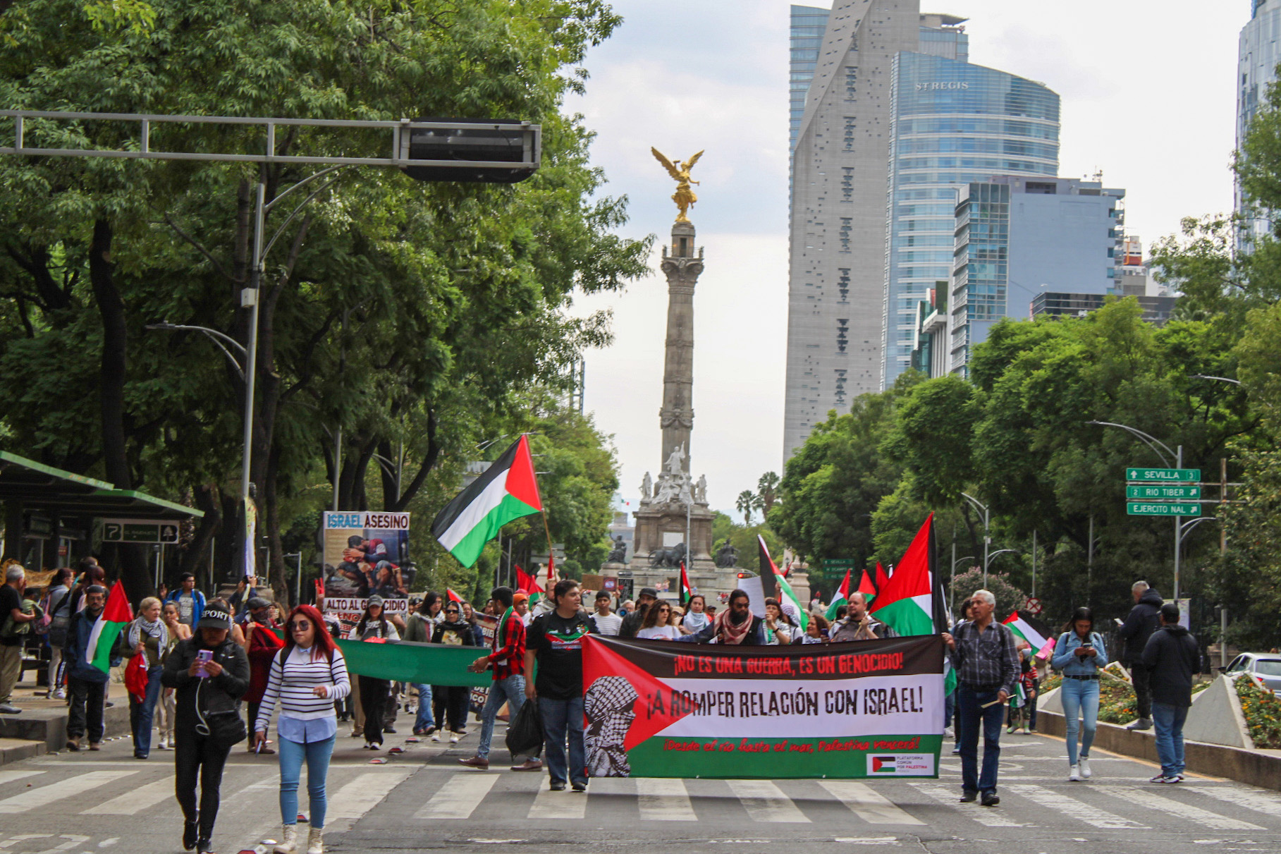 Los bombardeos de Israel a Palestina siguen dando de qué hablar, ya que no ha cesado el genocidio. Desde México, continúan las movilizaciones para visibilizar, sensibilizar y simpatizar con aquellos que han perdido su hogar por los intereses políticos, sociales y económicos en Palestina.