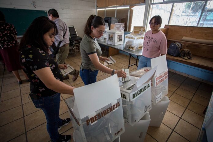 Este 3 de julio del 2024, se conmemoraron 69 años del primer voto femenino en México. Después de una dura y constante lucha, las mujeres lograron participar por primera vez en las elecciones de la XLlll Legislatura del Congreso de la Unión, el 3 de julio de 1955.