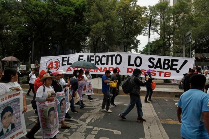 Más que un informe sentí como si el presidente estuviera acusándose de todo lo que le han hecho. No veo que se trate de un informe, porque no habla de las líneas de investigación, de los avances que se han tenido o de lo que se ha hecho por encontrar a nuestros hijos.