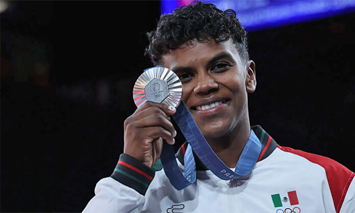 México, gracias a la judoca Prisca Guadalupe Awiti Alcaraz, ganó una histórica medalla de plata en Judo al competir contra la eslovena Andreja Leski. El logro marcó la primera condecoración en esta disciplina para el país mexicano.