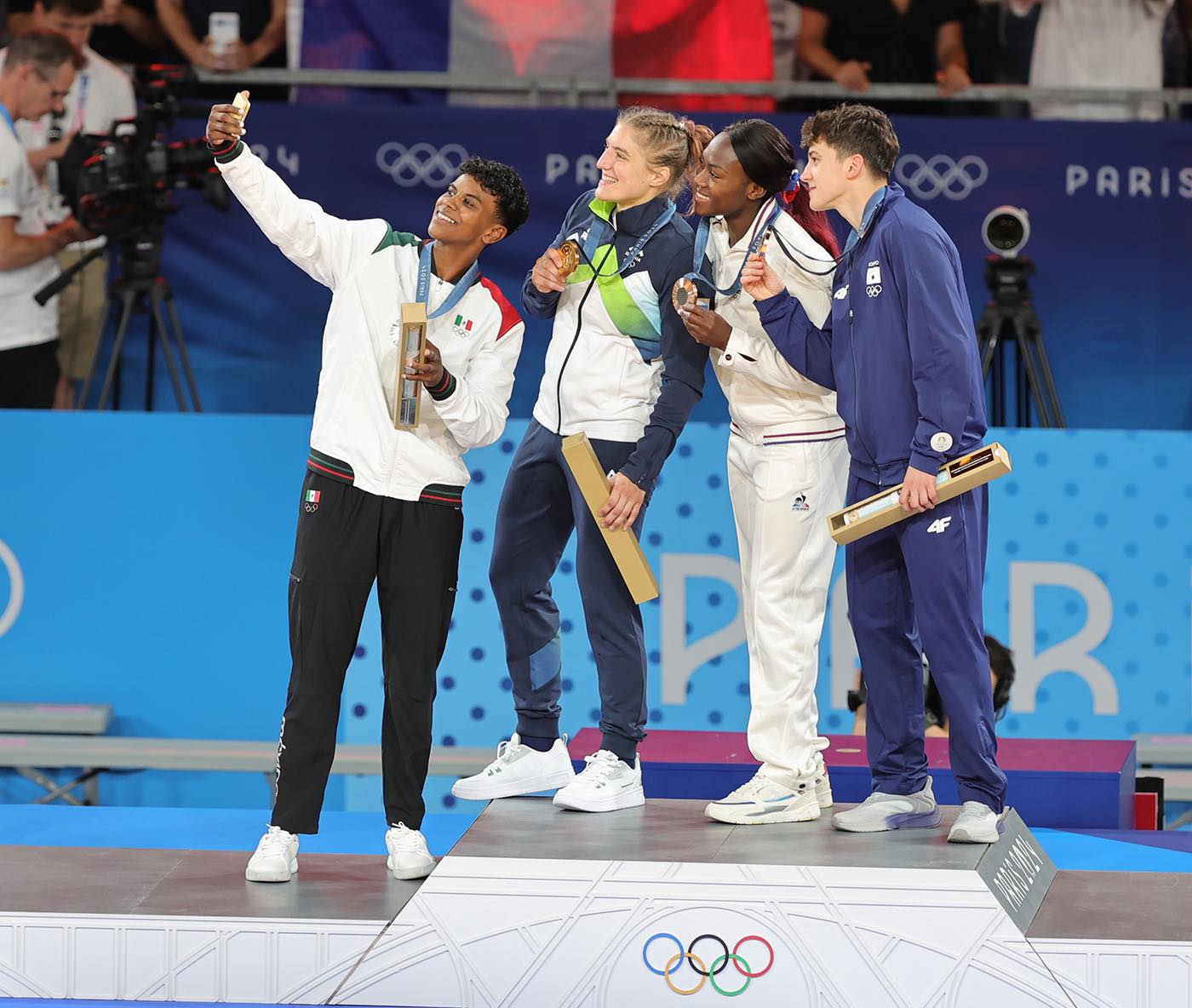 México, gracias a la judoca Prisca Guadalupe Awiti Alcaraz, ganó una histórica medalla de plata en Judo al competir contra la eslovena Andreja Leski. El logro marcó la primera condecoración en esta disciplina para el país mexicano.