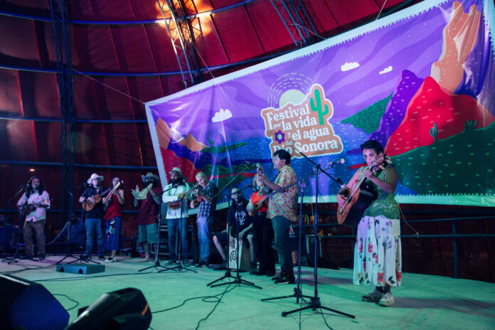 El 2do Festival por la Vida y el Agua del Río Sonora recordó 10 años por la búsqueda de justicia, tras el derrame tóxico en la mina Buenavista del Cobre por Grupo México, en los ríos Sonora y Bacanuchi. Actividades culturales y artísticas mostraron la indignación de comunidades afectadas y habitantes de Hermosillo