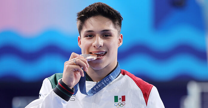 El mexicano Osmar Olvera ganó la 4ta medalla para la delegación mexicana en clavados de trampolín 3 metros varonil en el Centro Acuático de Saint Denis.