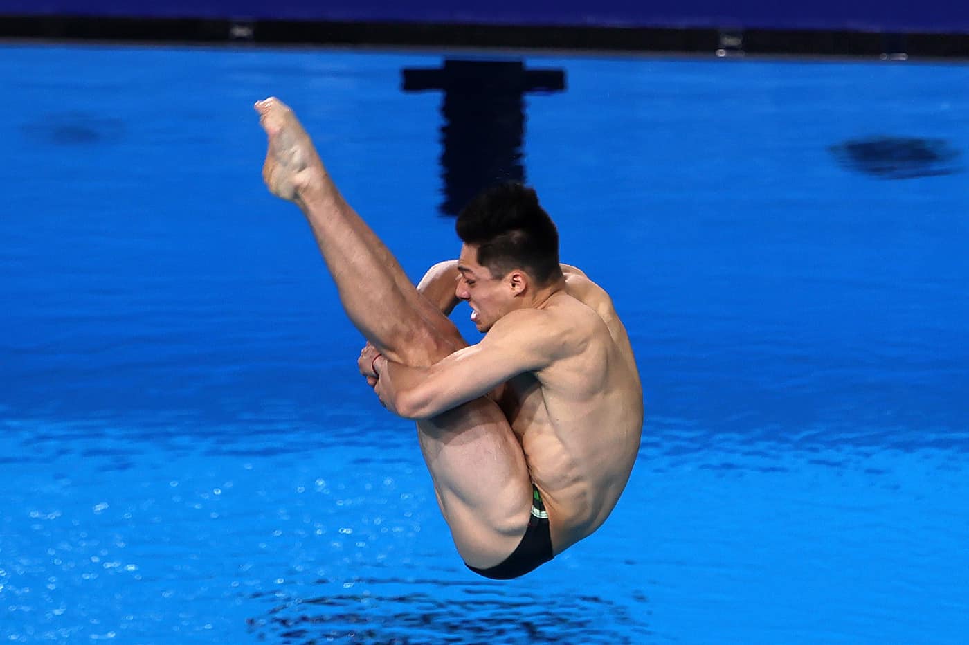 Osmar Olvera ganó el bronce en clavados de trampolín de 3 metros varonil en el Centro Acuático de Saint Denis, siendo el cuarto reconocimiento para la delegación mexicana.