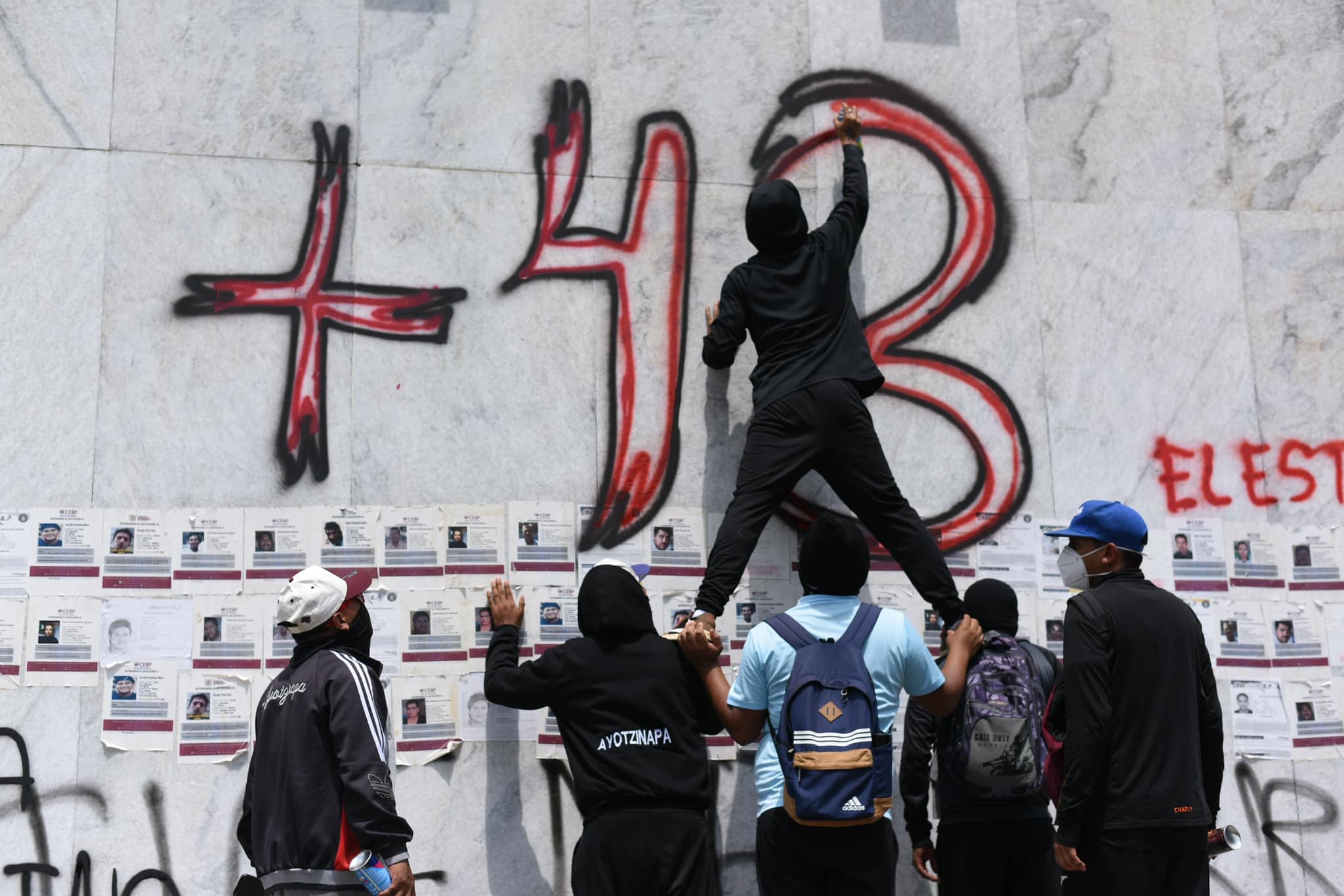 El sexenio de la mentira, 10 años sin saber de los 43: Madres y padres de Ayotzinapa