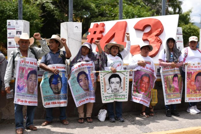 El sexenio de la mentira, 10 años sin saber de los 43: Madres y padres de Ayotzinapa