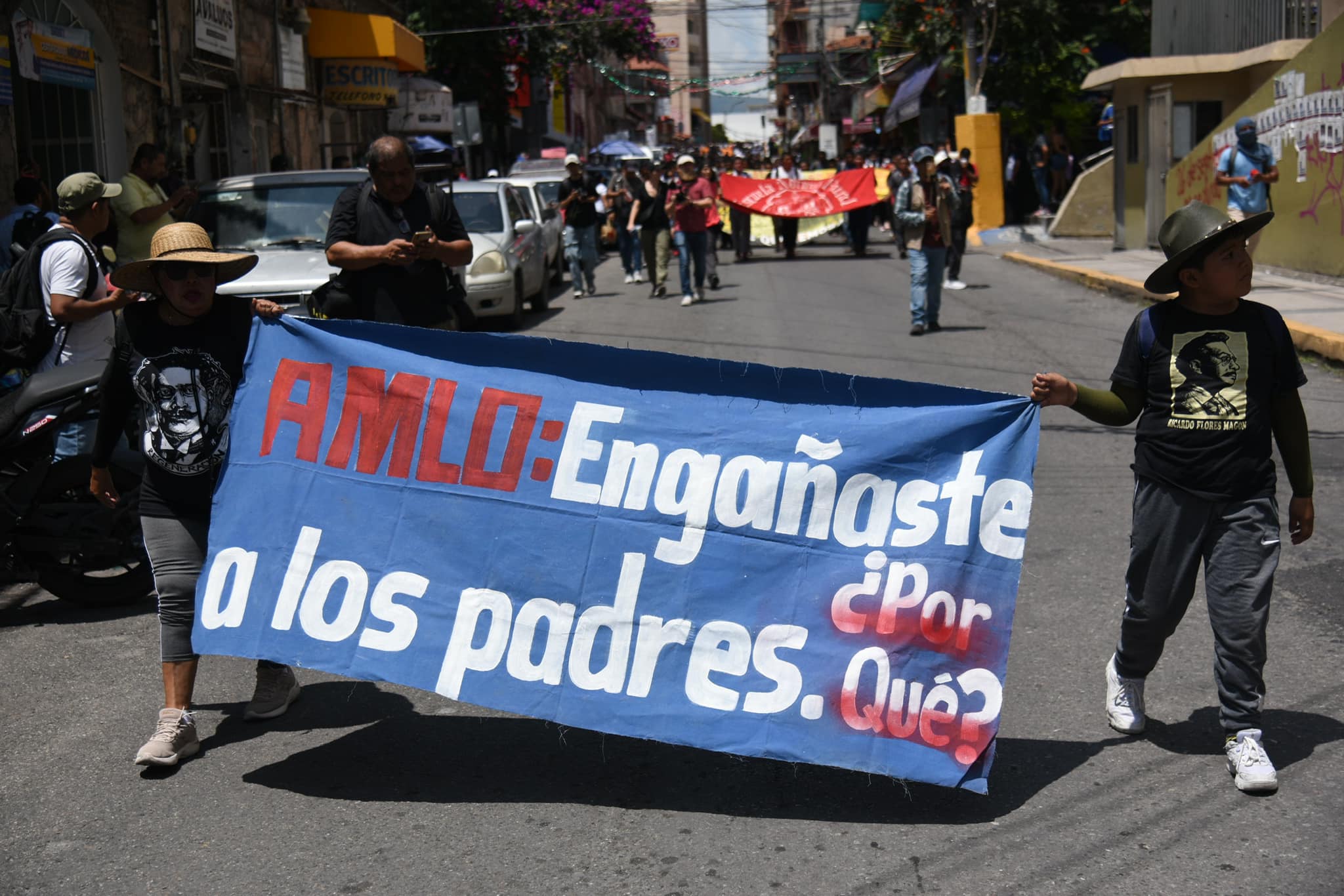 El sexenio de la mentira, 10 años sin saber de los 43: Madres y padres de Ayotzinapa