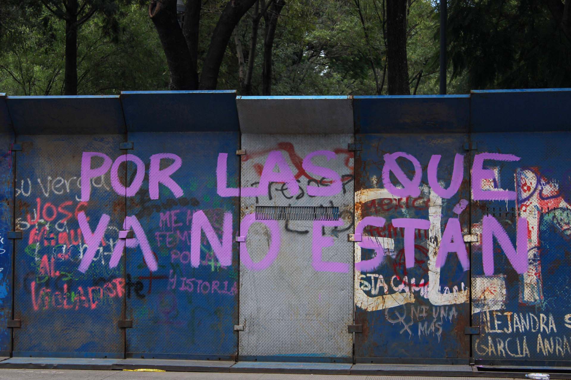 Se realizó la Antigrita 2024 en el Antimonumento ♀, para alzar la voz por la justicia, la libertad, la dignidad y la memoria de las personas violentadas, asesinadas y desaparecidas. Una acción política-cultural en contra de la criminalización, brutalidad y represión policial/militar.