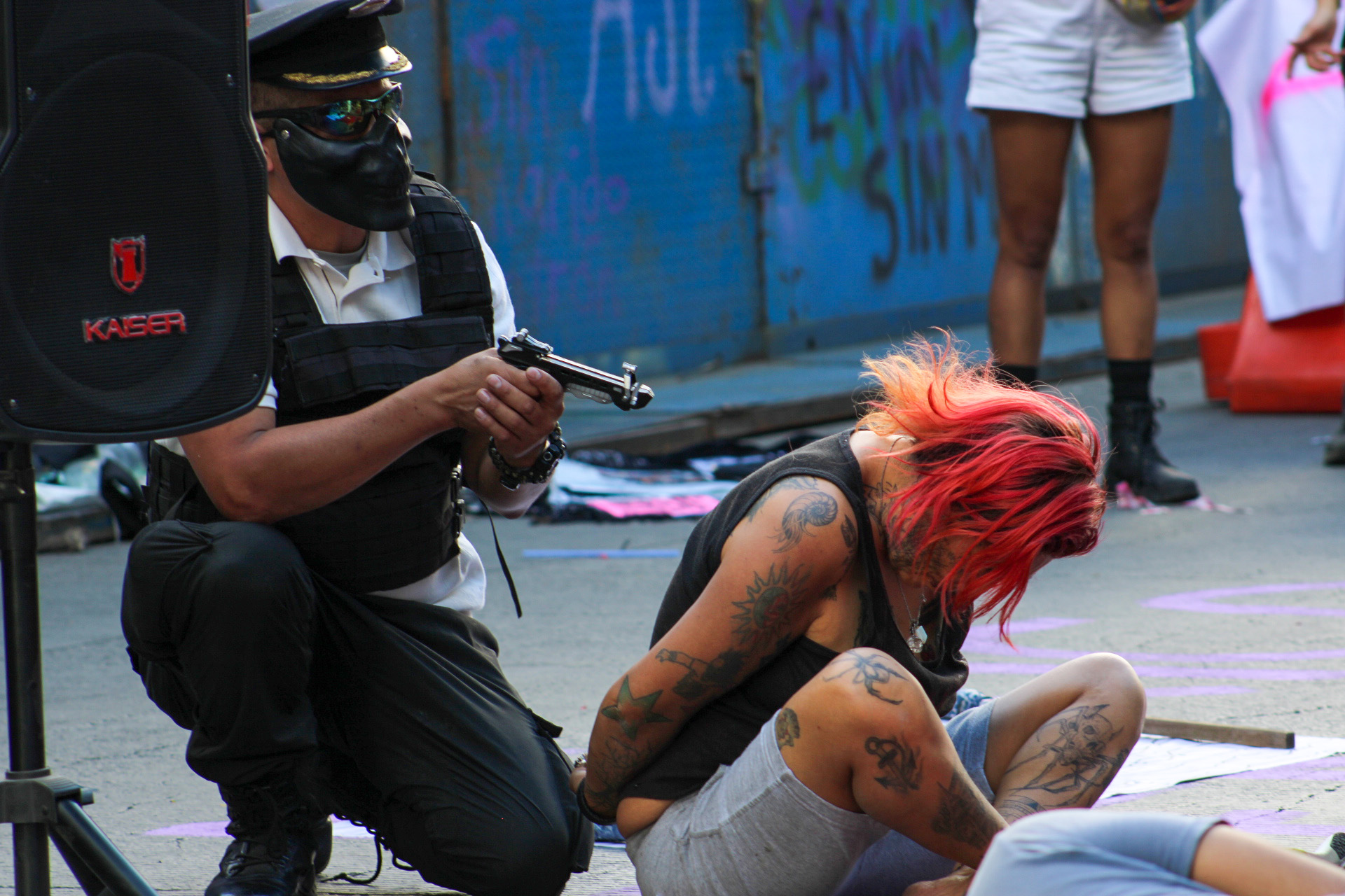 Se realizó la Antigrita 2024 en el Antimonumento ♀, para alzar la voz por la justicia, la libertad, la dignidad y la memoria de las personas violentadas, asesinadas y desaparecidas. Una acción política-cultural en contra de la criminalización, brutalidad y represión policial/militar.