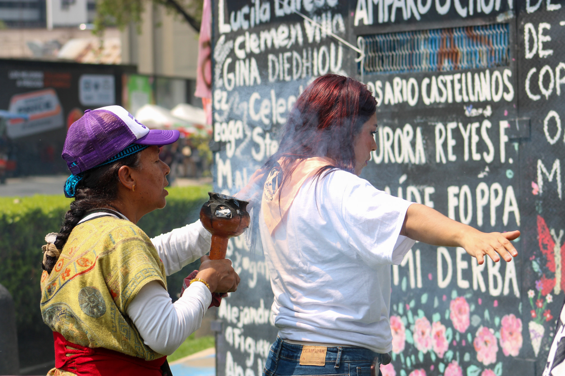 Colectivas Mujeres Sobrevivientes de Tentativa de Feminicidio se concentraron en la Glorieta de las Mujeres que Luchan, para después marchar hacia el Senado de la República, con el fin de exigir justicia y el seguimiento a la “Ley Oropéndola”.