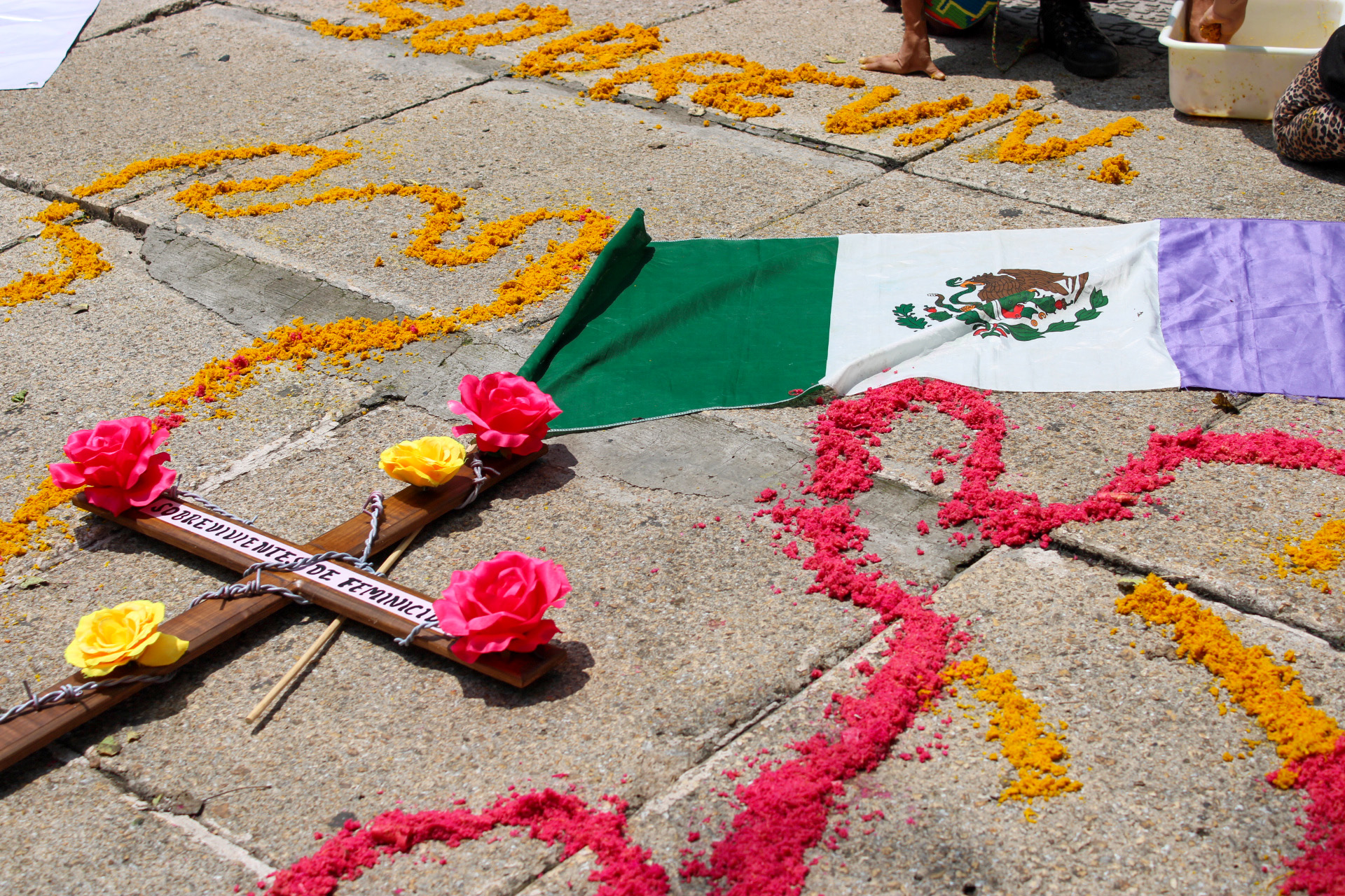 Colectivas Mujeres Sobrevivientes de Tentativa de Feminicidio se concentraron en la Glorieta de las Mujeres que Luchan, para después marchar hacia el Senado de la República, con el fin de exigir justicia y el seguimiento a la “Ley Oropéndola”.