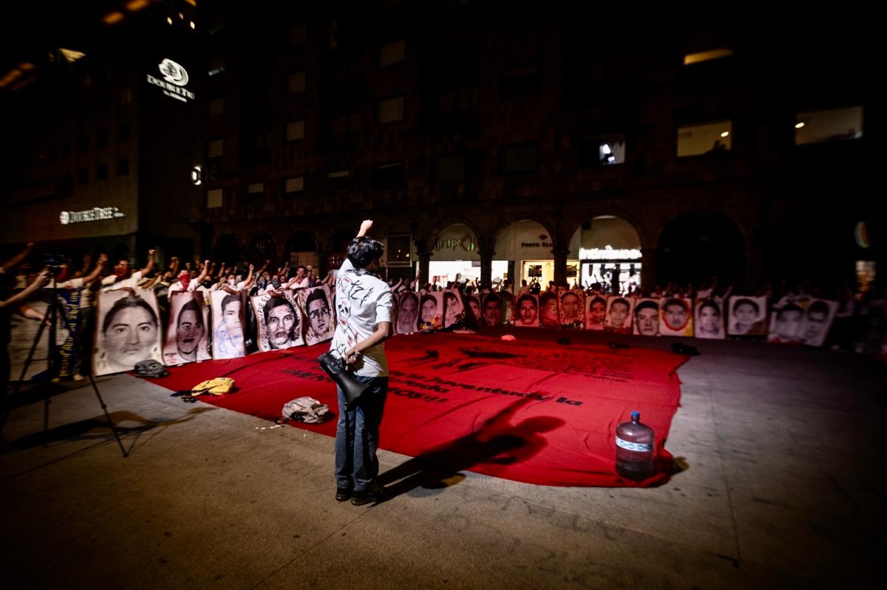 Marchan en Guadalajara por los 10 años sin justicia de Ayotzinapa