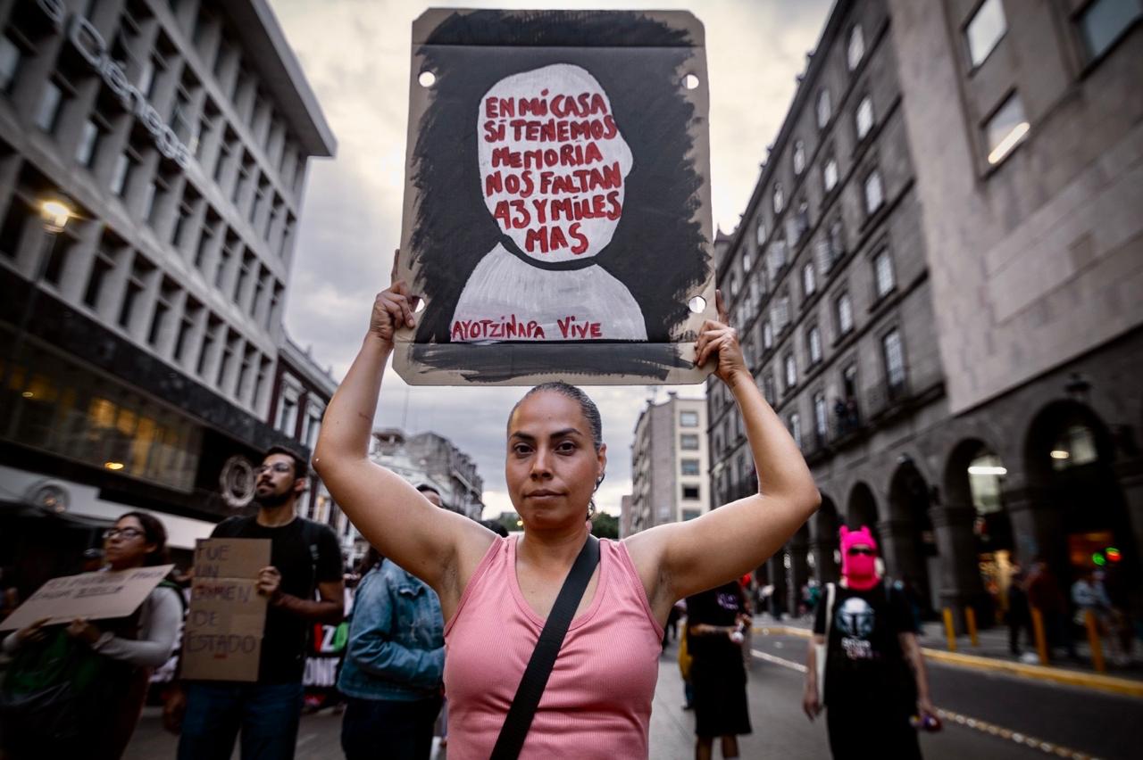 Marchan en Guadalajara por los 10 años sin justicia de Ayotzinapa