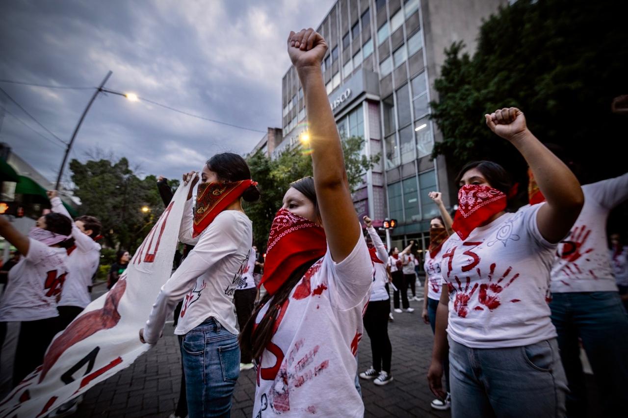 Marchan en Guadalajara por los 10 años sin justicia de Ayotzinapa