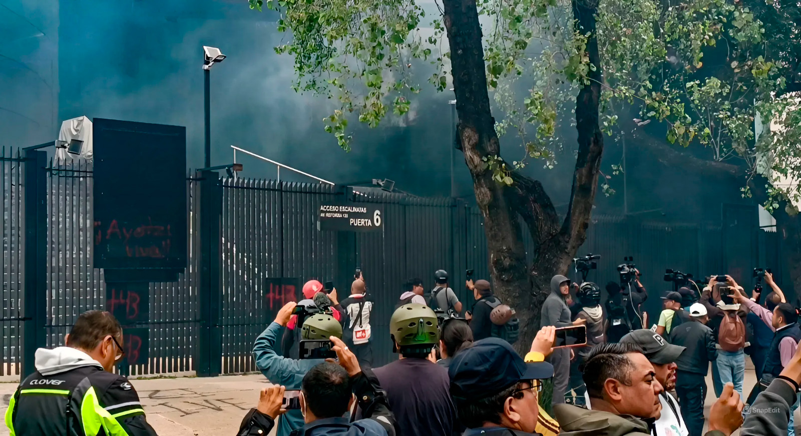 Padres y Estudiantes alzan la voz afueras del senado