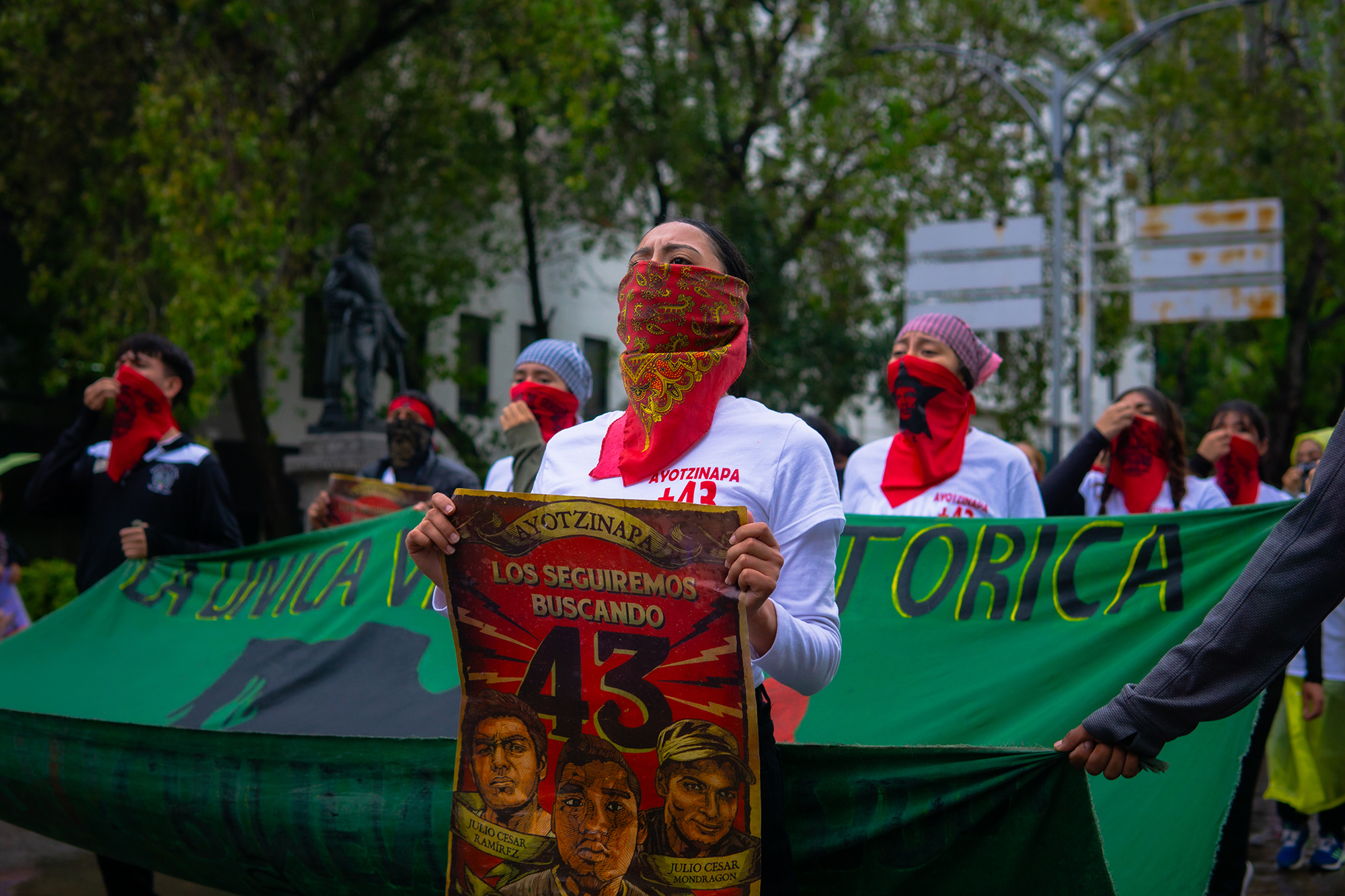 Ayotzinapa: Más de 10 mil personas marchan en la CDMX para exigir verdad y justicia