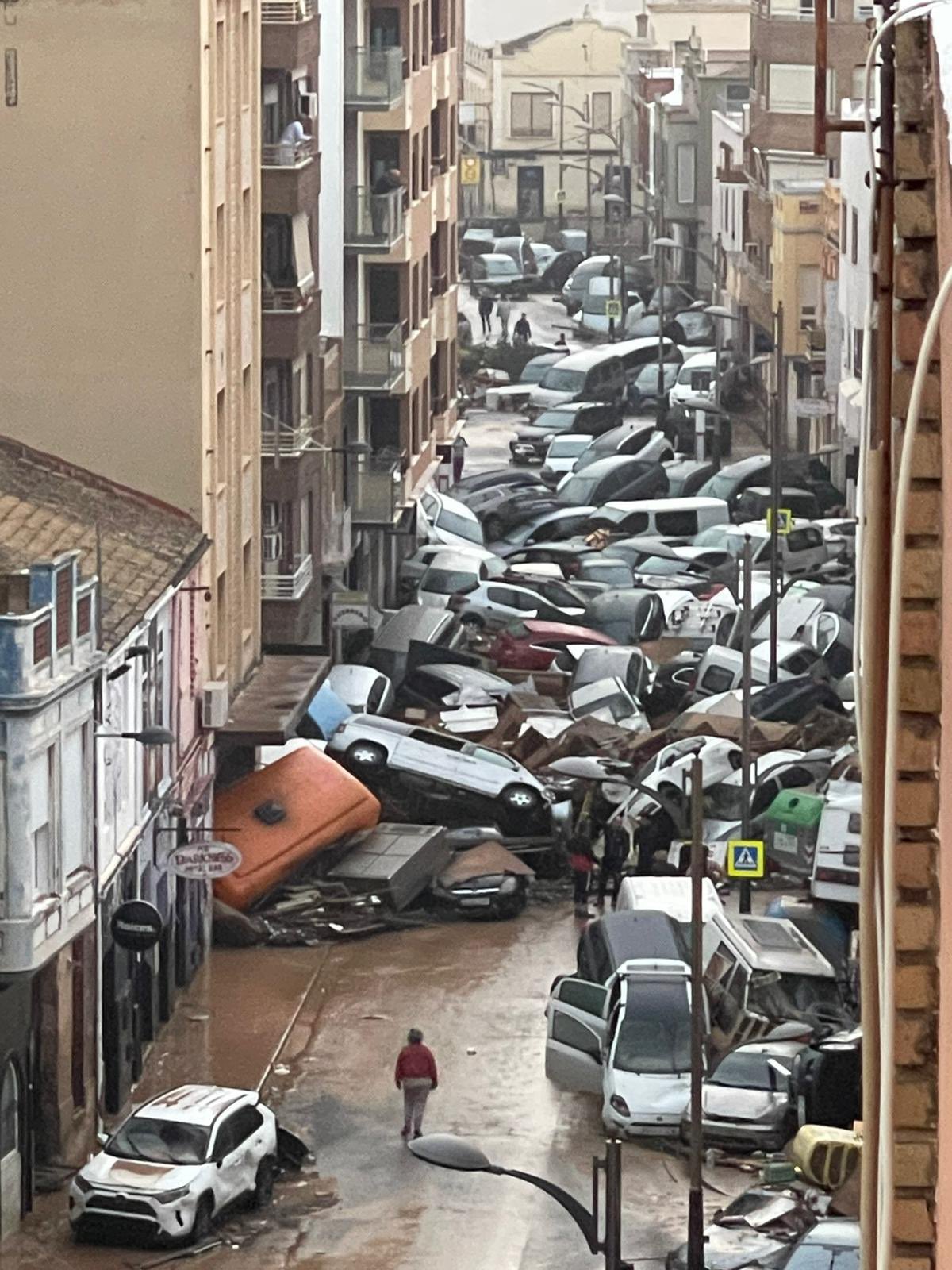 Al menos 72 fallecidos y decenas de desaparecidos tras inundaciones en Valencia y Castilla-La Mancha