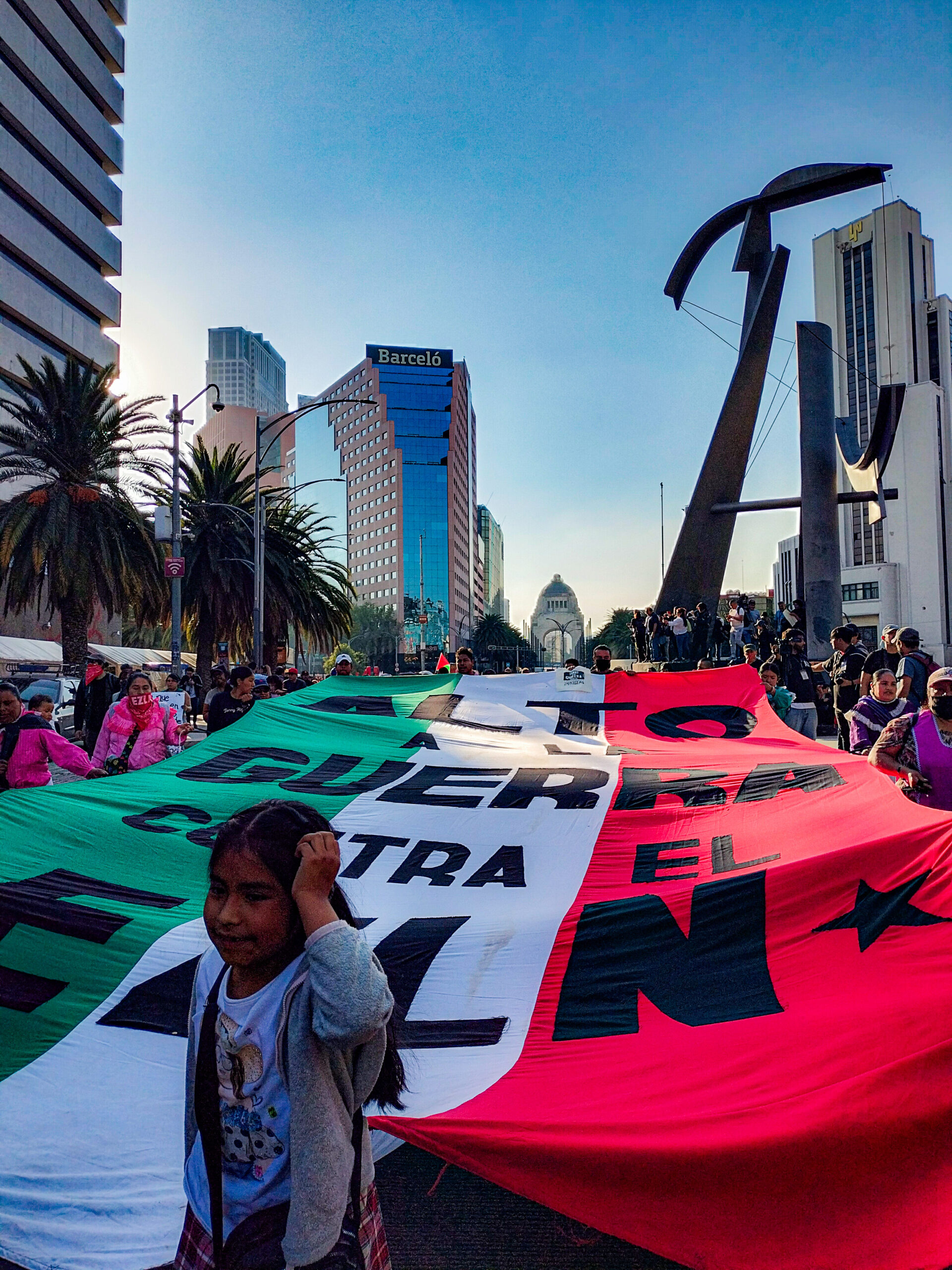 Se llevó a cabo una marcha y un mitin de denuncia contra la violencia hacia los pueblos zapatistas, para exigir justicia y un alto a la guerra contra el EZLN.