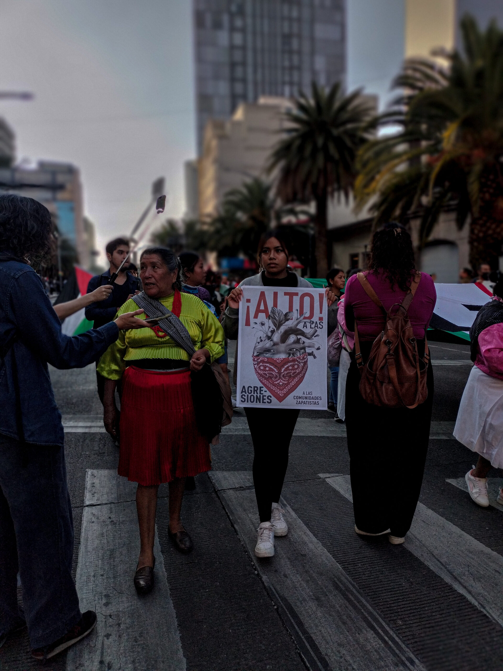 Se llevó a cabo una marcha y un mitin de denuncia contra la violencia hacia los pueblos zapatistas, para exigir justicia y un alto a la guerra contra el EZLN.