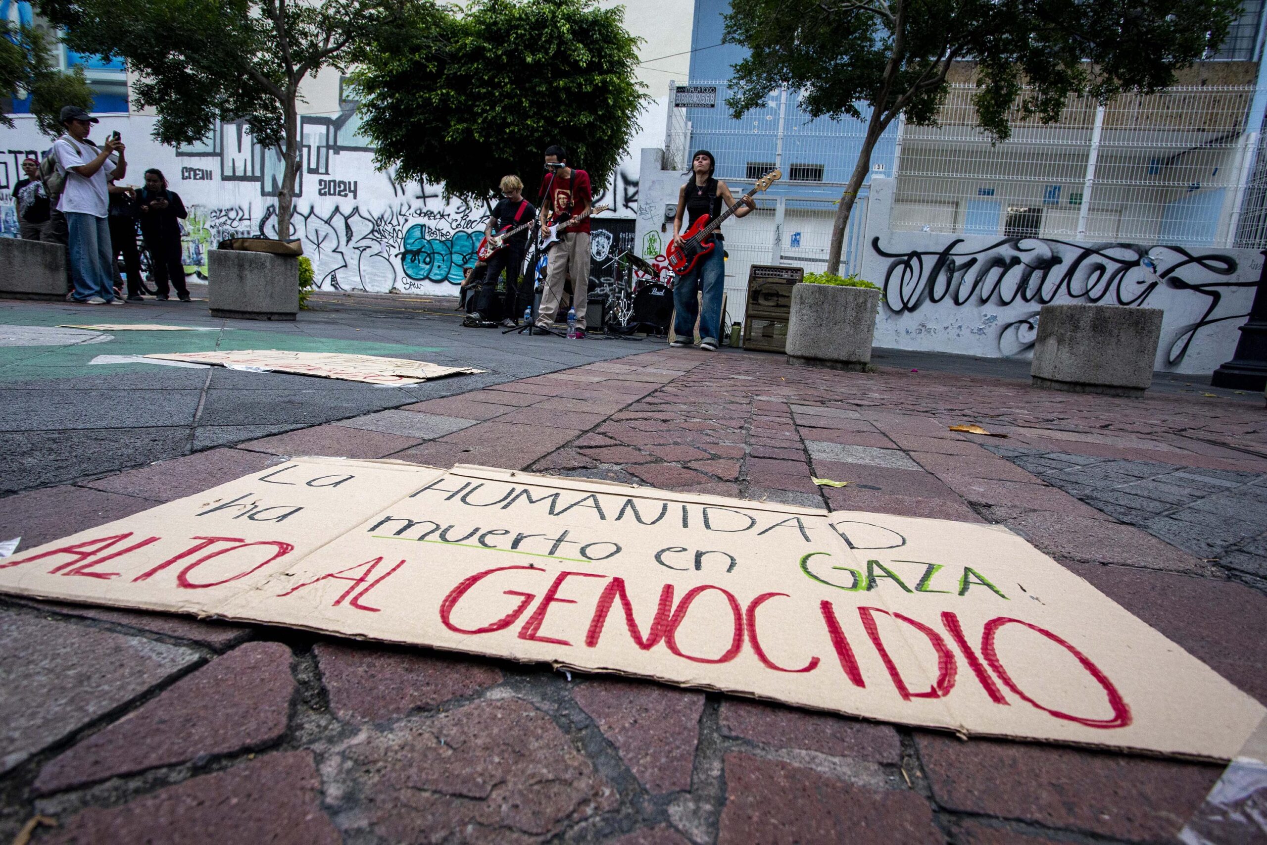 Cientos marchan en Guadalajara en solidaridad con Palestina