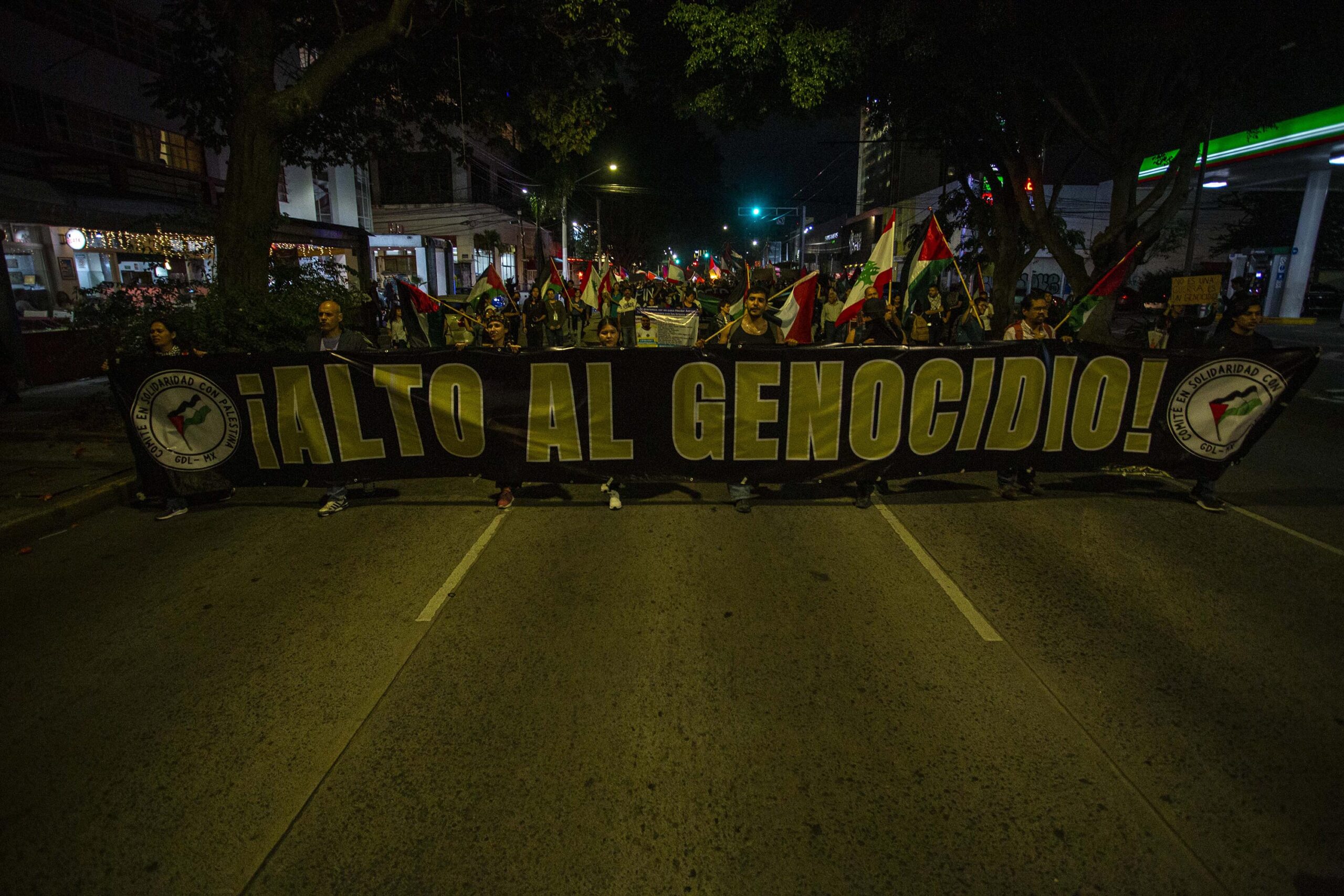 Cientos marchan en Guadalajara en solidaridad con Palestina