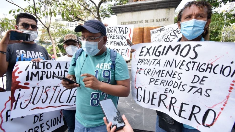 Article 19 México y Centroamérica exige a las instituciones y a los tres niveles del gobierno, implementar medidas de protección e investigación hacia periodistas y sus familiares, tras haber sido privado de su libertad el 29 de octubre Alberto Toledo Denova, hijo del periodista Marco Antonio Toledo Jaimes, en Taxco, Guerrero.