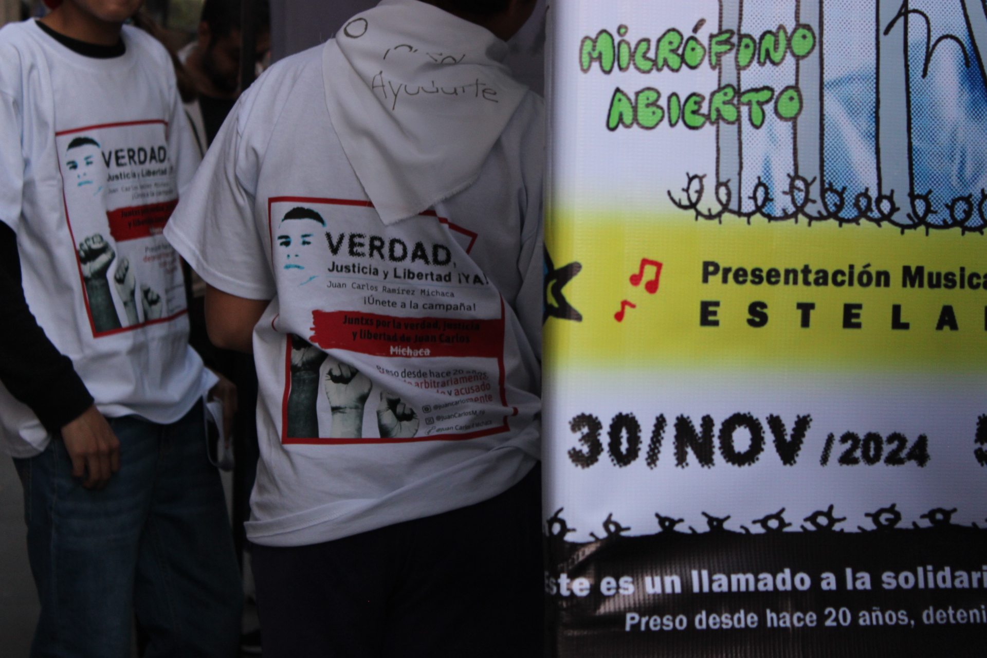 Familiares organizaron una protesta cultural para visibilizar el caso de Juan Carlos Ramírez Michaca, quien fue detenido de manera ilegal desde 2005 en Ecatepec, Estado de México. También se exigió su liberación. Su sentencia es de 70 años por homicidios que no cometió. 