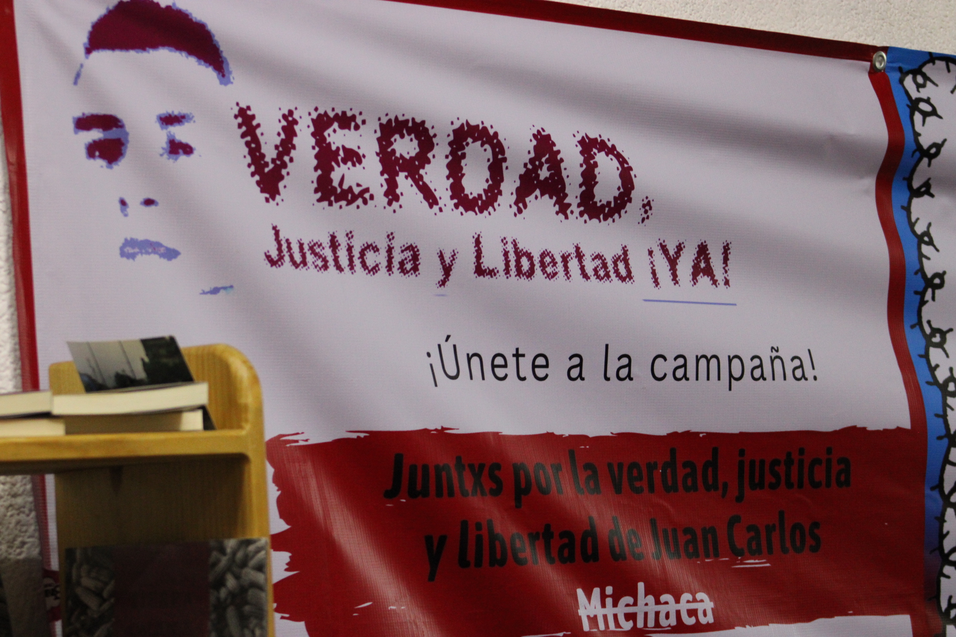 Familiares organizaron una protesta cultural para visibilizar el caso de Juan Carlos Ramírez Michaca, quien fue detenido de manera ilegal desde 2005 en Ecatepec, Estado de México. También se exigió su liberación. Su sentencia es de 70 años por homicidios que no cometió. 