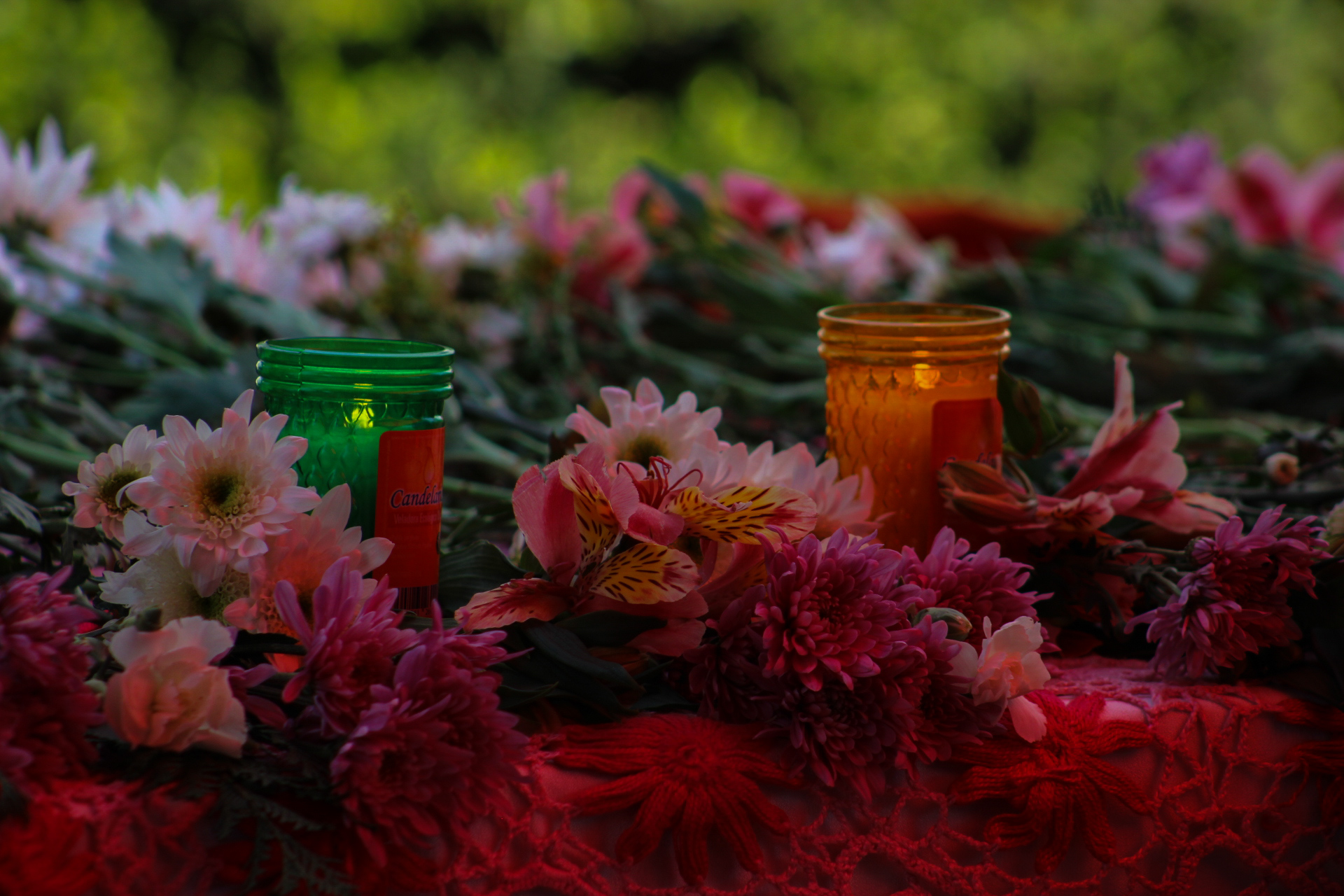 Familiares, colectivos de madres buscadoras, artistas y personas simpatizantes se reunieron en la Glorieta de las Mujeres que Luchan en la CDMX para rendirle un homenaje en el recinto a Jael Monserrat Uribe Palmeros. Víctima de feminicidio cuyos restos fueron encontrados por su familia en noviembre del 2024, después de 4 años de búsqueda.