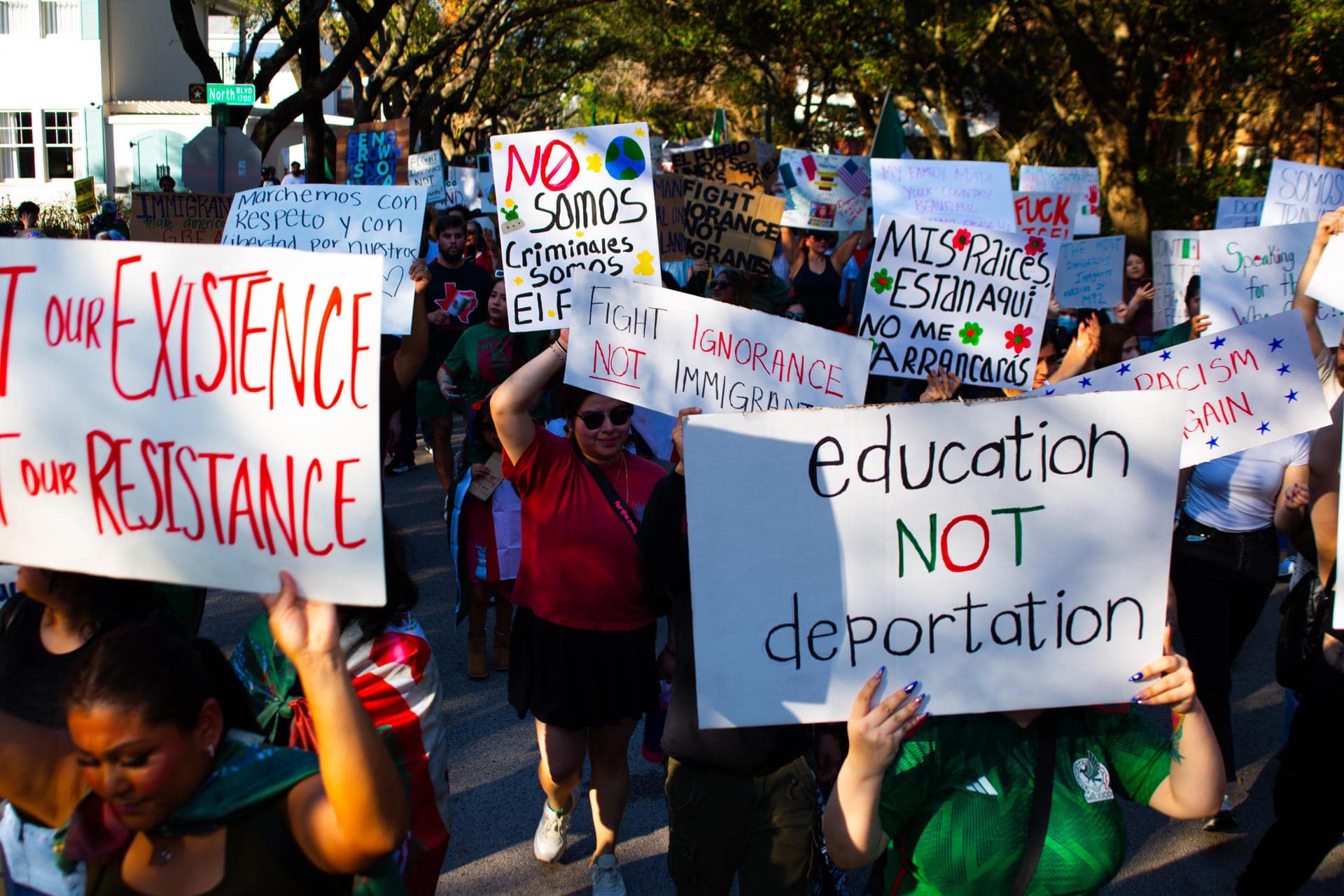 Masivas protestas de mexicanos en Estados Unidos 