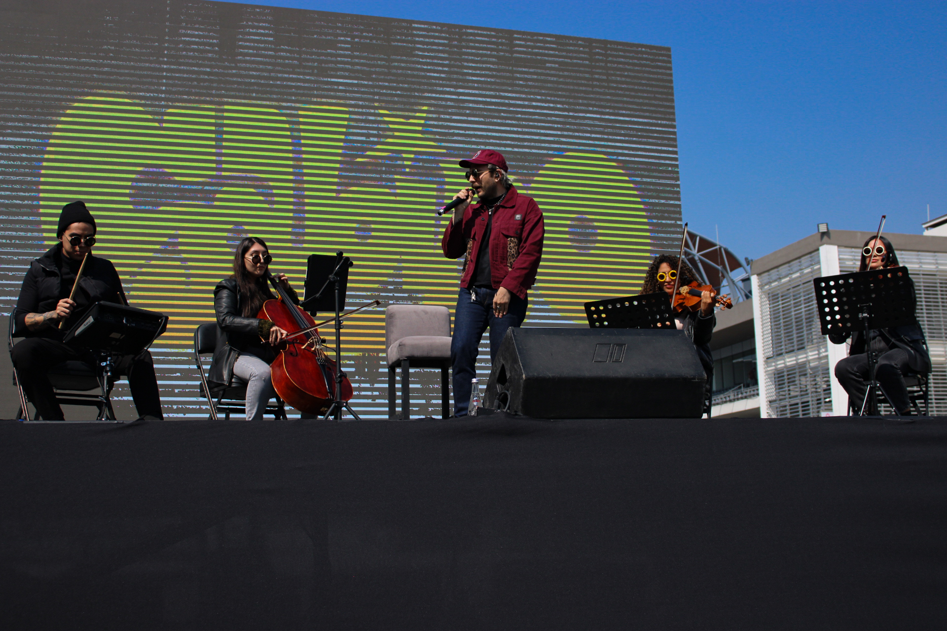 El próximo 28 de febrero el fundador del SAB HOP Sabino, dará un concierto en el Estadio GNP Seguros. Un evento que promete ser un gran show al hacer un recorrido por los álbumes del cantante y contar con diversas colaboraciones para que cada persona que asista, viva un buen momento, se lleve un aprendizaje y un gran recuerdo.