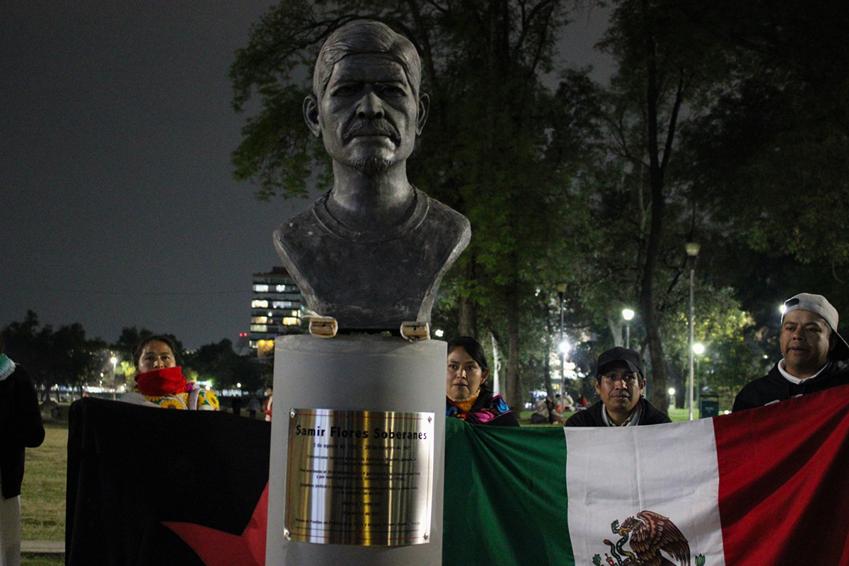 A seis años del asesinato de Samir Flores, UNAM inaugura busto en su memoria