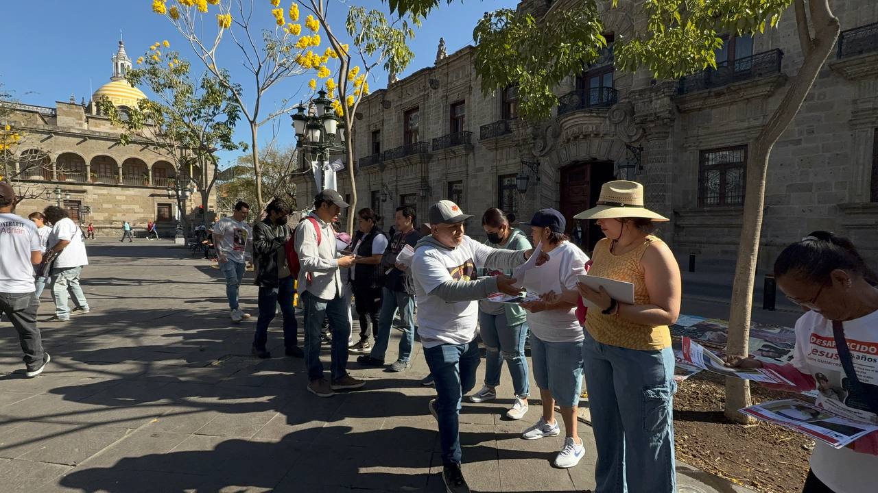 Con pega masiva de fichas familias buscadoras dicen NO a la indiferencia gubernamental 