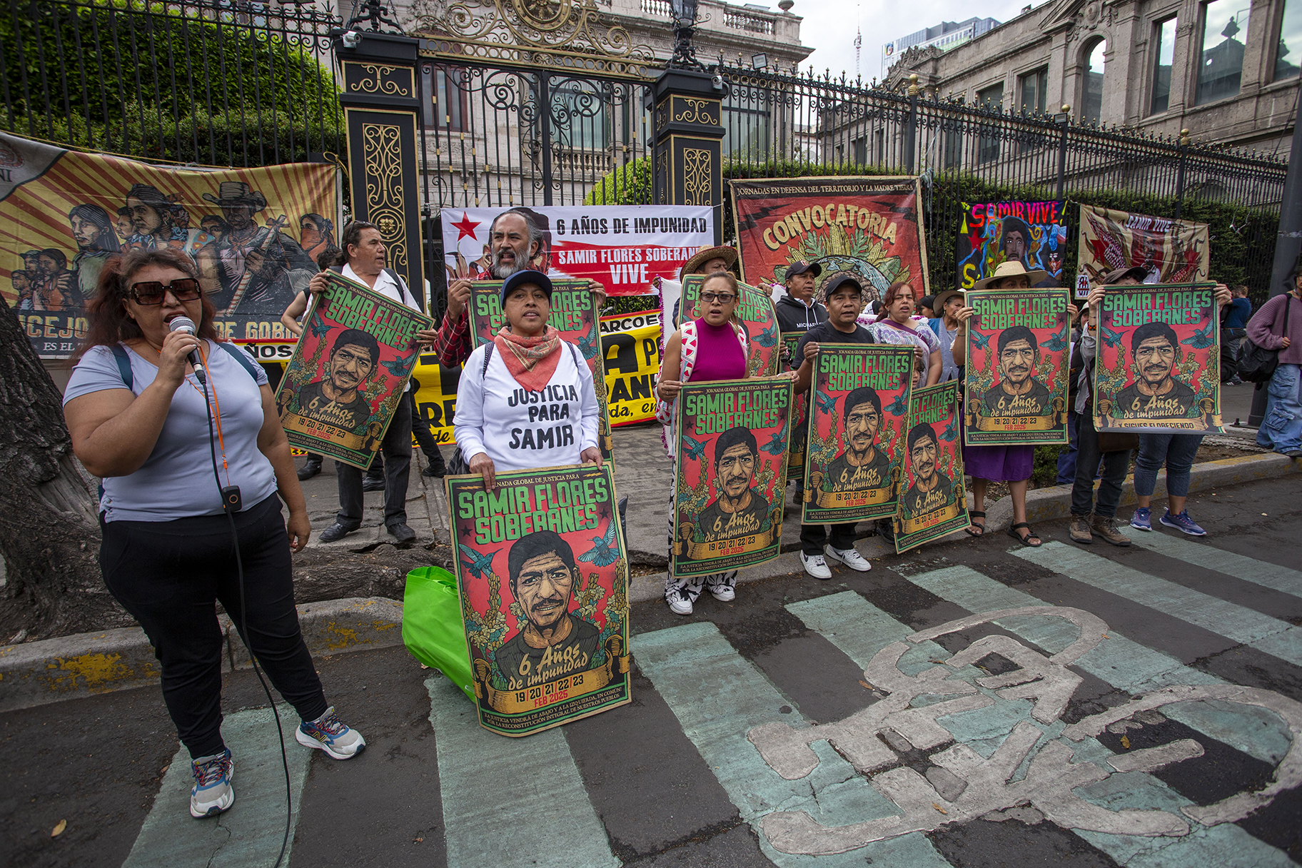 A seis años del asesinato de Samir Flores, organizaciones y comunidades marchan exigiendo justicia en la CDMX