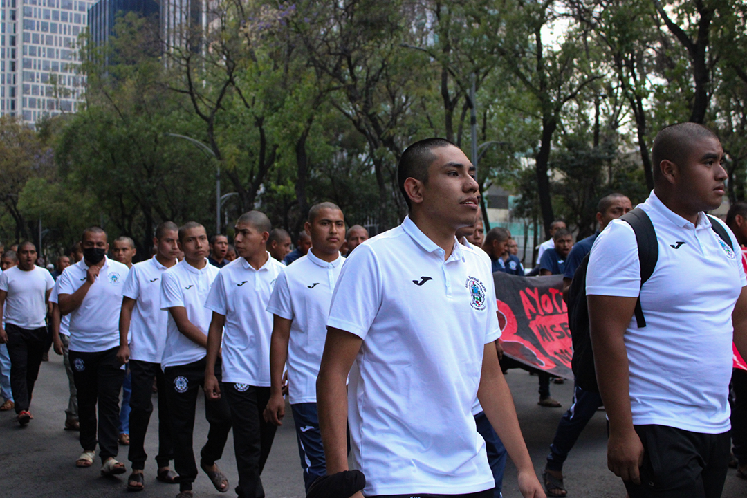 Madres y padres de los 43 normalistas de Ayotzinapa, marcharon del Ángel de la Independencia hacia el Hemiciclo a Juárez en la CDMX como Acción Global 125, para seguir exigiendo justicia por los estudiantes desaparecidos. Además el próximo viernes 28 de febrero, familiares de los 43 tendrán una segunda reunión con la presidenta Claudia Sheinbaum con la esperanza de tener un avance en la investigación del caso.