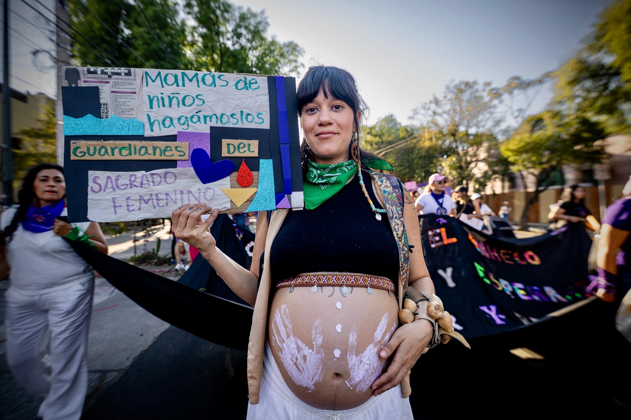 Miles de mujeres alzan la voz en Guadalajara en el 8M 2025