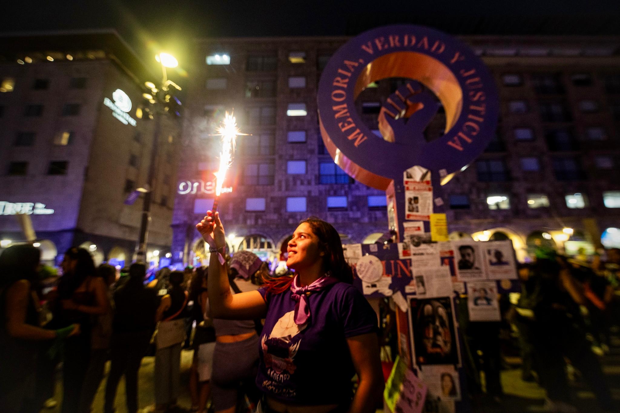 Miles de mujeres alzan la voz en Guadalajara en el 8M 2025