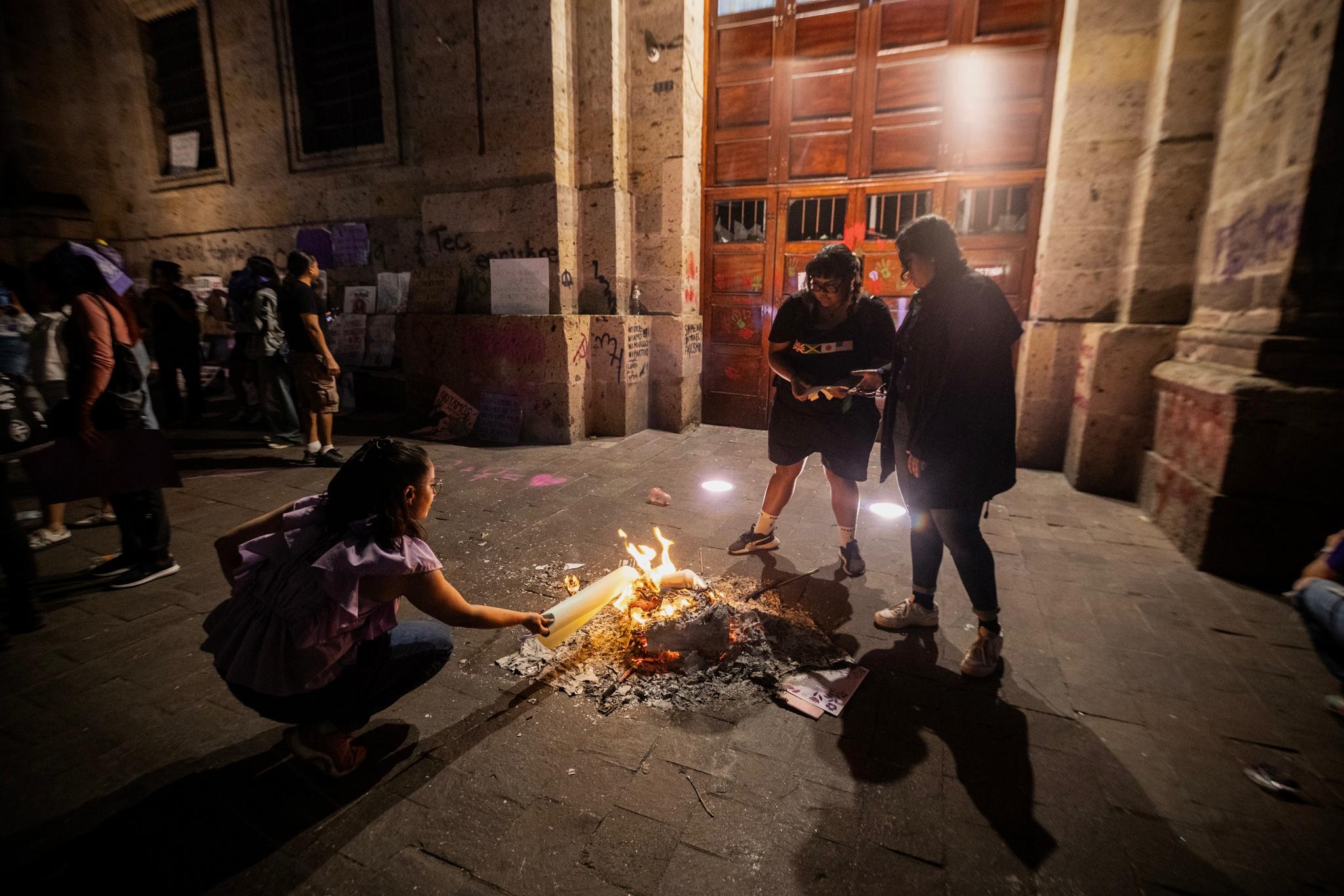 Miles de mujeres alzan la voz en Guadalajara en el 8M 2025