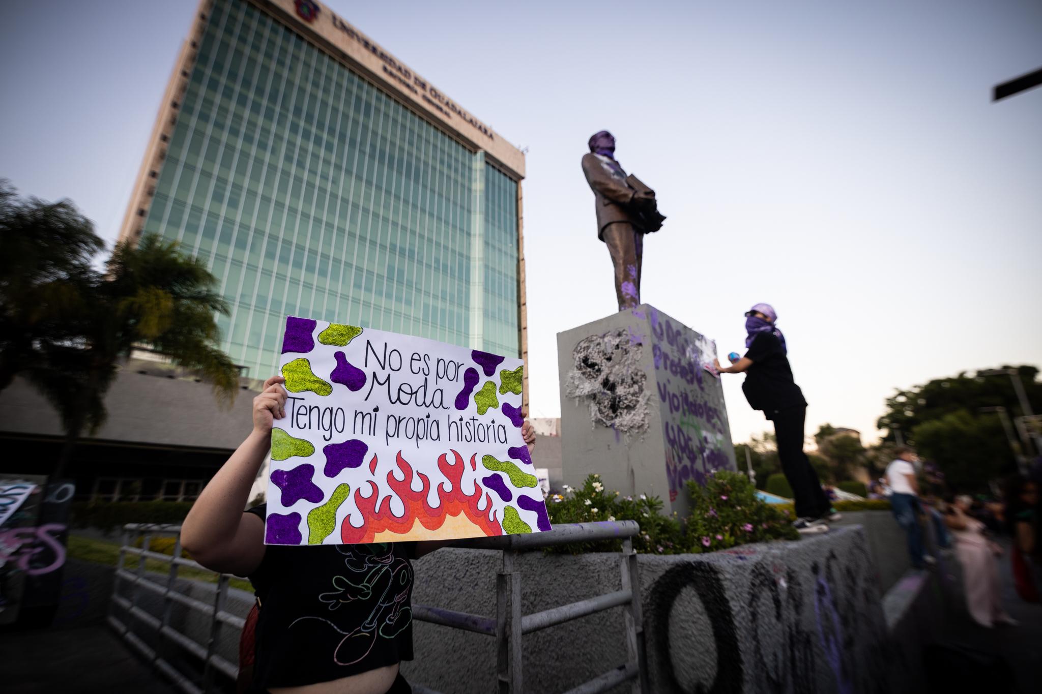 Miles de mujeres alzan la voz en Guadalajara en el 8M 2025