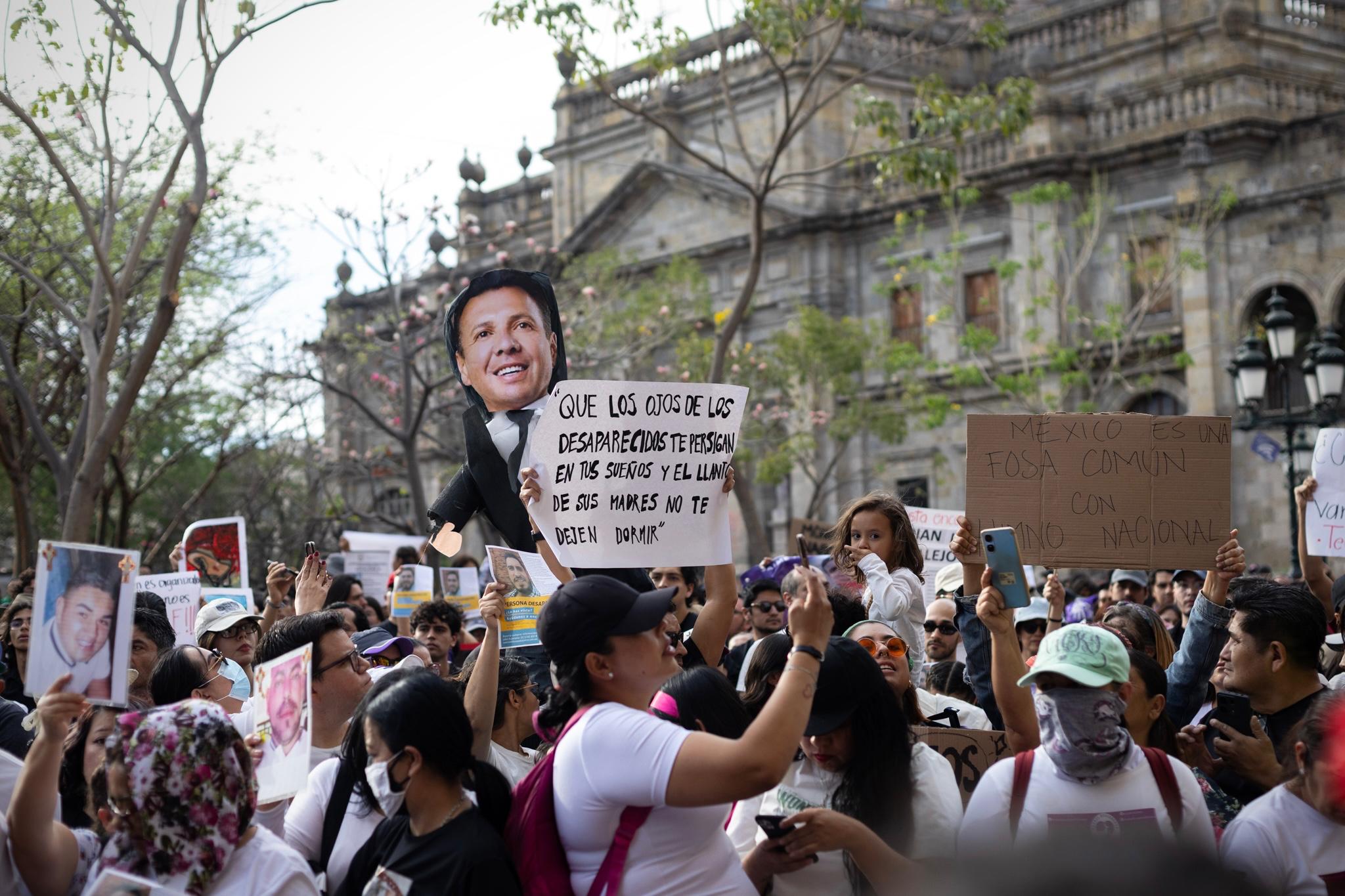 Miles exigen justicia en Guadalajara por hallazgos en Teuchitlán: "No están solos, el Estado nos ha fallado"