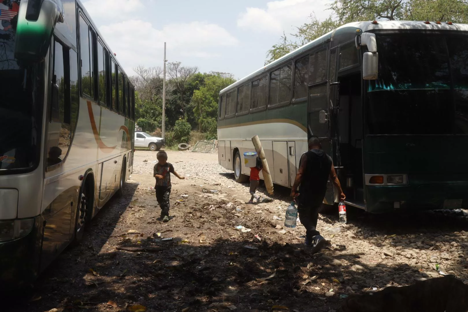 Niño asesinado en emboscada y 77 jornaleros parten en condiciones precarias desde la Montaña de Guerrero